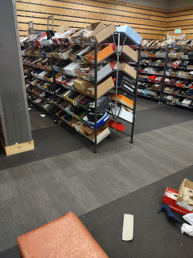 Shoe Store «DSW Designer Shoe Warehouse», reviews and photos, 10060 Reisterstown Rd, Owings Mills, MD 21117, USA
