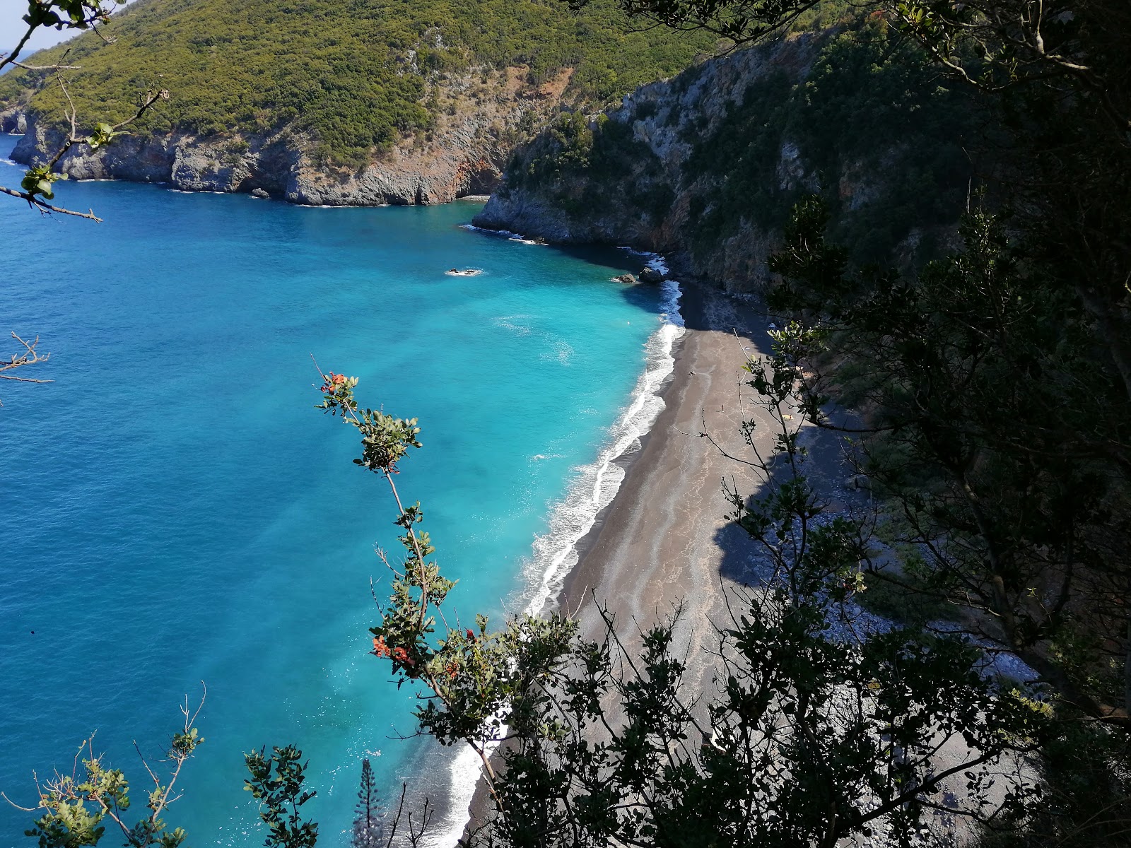 Foto von Vouvali Strand mit geräumige bucht