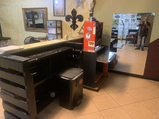 Tattoo Shop «Cross Roads Tattoo and Piercing», reviews and photos, 2070 Texas Ave, Bridge City, TX 77611, USA