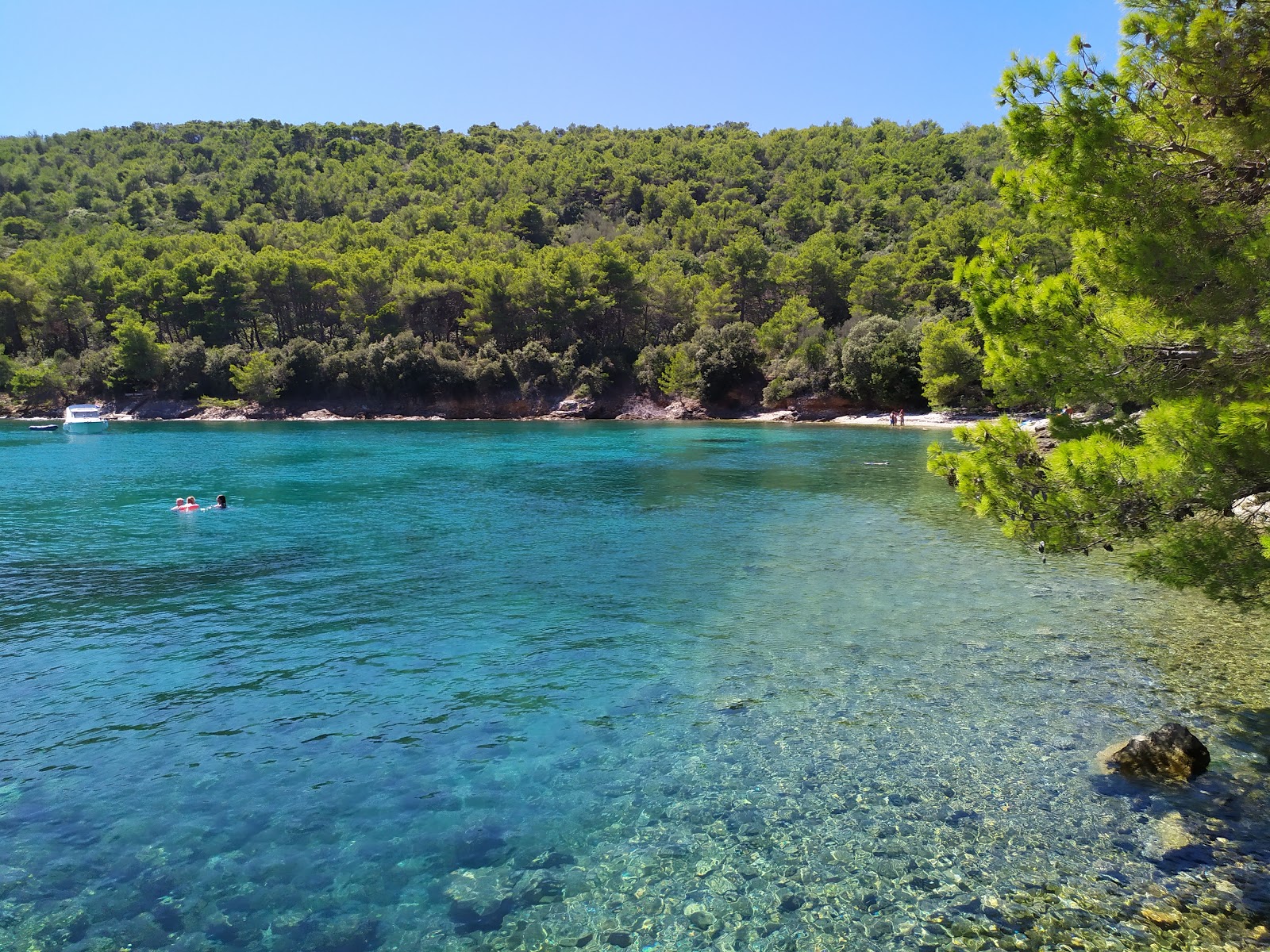 Fotografija Plaza Otric z lahki kamenček površino