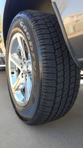 Tire Shop «Discount Tire Store - Glendale, AZ», reviews and photos, 5990 W Behrend Dr, Glendale, AZ 85308, USA