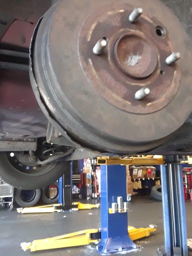 Auto Parts Store «Pep Boys Auto Parts & Service», reviews and photos, 7305 W Commercial Blvd, Tamarac, FL 33319, USA