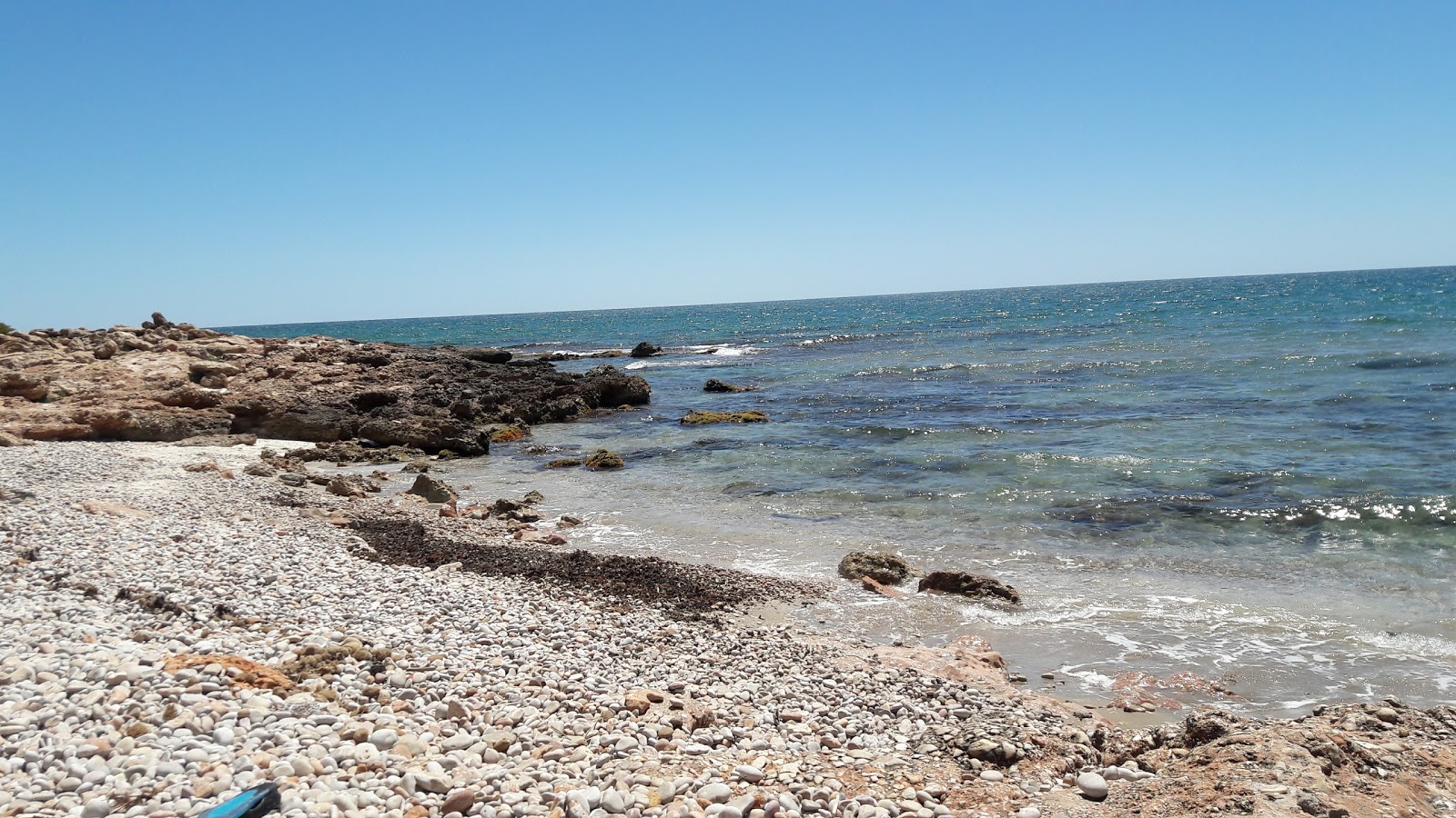 Foto von Platja Serradal 2 mit viele kleine buchten