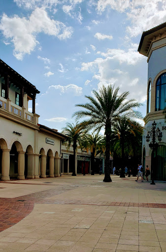 Cosmetics Store «MAC Cosmetics», reviews and photos, 1530 Buena Vista Dr #1b, Lake Buena Vista, FL 32830, USA