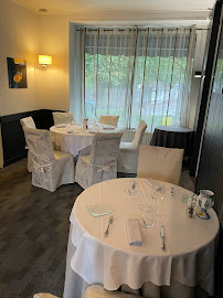 Atmosphère du Restaurant français La Terrasse Des Donjons à Soisy-sur-Seine - n°2