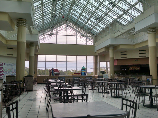 Shopping Mall «ShoppingTown Mall», reviews and photos, 3649 Erie Blvd E, Syracuse, NY 13214, USA