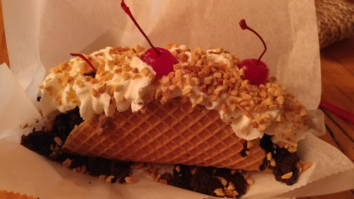 Ice Cream Shop «Milkhouse Ice Cream and Coffee Cafe», reviews and photos, 4189 Keewahdin Rd, Fort Gratiot Twp, MI 48059, USA