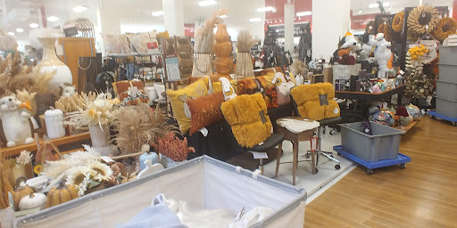 Shopping Mall «Westgate Center», reviews and photos, 1600 Saratoga Ave, San Jose, CA 95129, USA