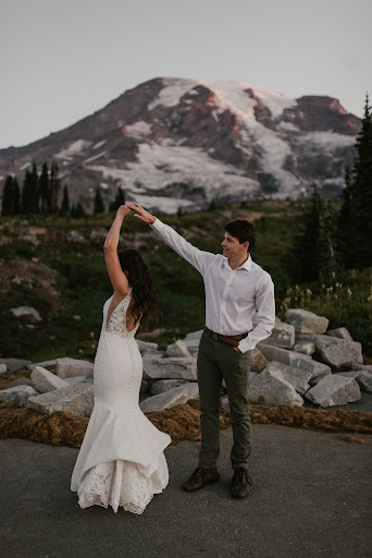 Clothing Alteration Service «Fashion Fittings», reviews and photos, 1375 Regents Blvd #201, Fircrest, WA 98466, USA