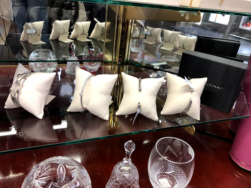 Pawn Shop «Sunbelt Pawn Jewelry & Loan #4», reviews and photos, 8605 Louetta Rd, Spring, TX 77379, USA