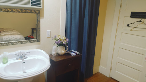 Bed & Breakfast «Prairie House Inn», reviews and photos, 524 E Main St, Molalla, OR 97038, USA