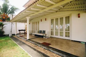 Villa Inlet Galle image