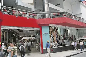 Alcides Arévalo Mall image