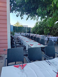 Atmosphère du Le Rendez Vous / restaurant franco malgache à L'Isle-sur-la-Sorgue - n°8