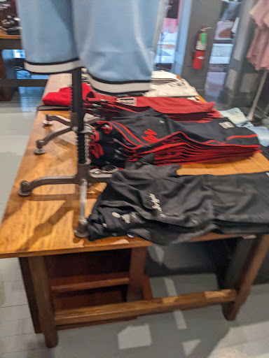 Clothing Store «Hollister Co.», reviews and photos, 9777 SW Washington Square Rd, Tigard, OR 97223, USA