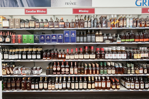 Liquor Store «Chicago Lake Liquors», reviews and photos, 825 E Lake St, Minneapolis, MN 55407, USA