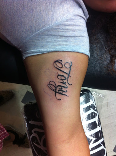 Tattoo Shop «Bloodline Tattoos», reviews and photos, 3304 Auburn St, Houston, TX 77017, USA