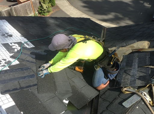 General Contractor «Rainier View Construction & Roofing», reviews and photos, 1725 Garrett St #1, Enumclaw, WA 98022, USA