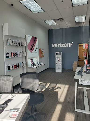 Cell Phone Store «Verizon Authorized Retailer, TCC», reviews and photos, 9034 Cahill Ave, Inver Grove Heights, MN 55076, USA