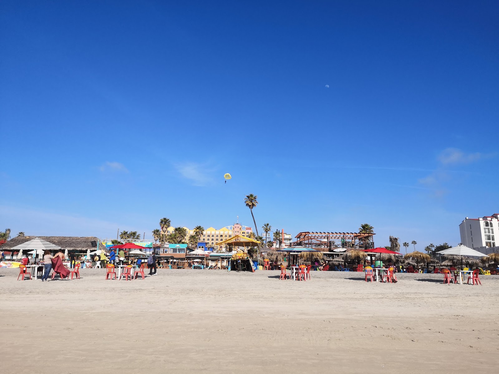 Valokuva Playa De Rosaritoista. ja asutus