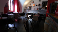 Atmosphère du Restaurant français Les Voûtes Saint Verny à Veyre-Monton - n°5