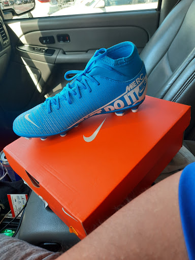 Sporting Goods Store «Big 5 Sporting Goods», reviews and photos, 7111 Eastern Ave, Bell Gardens, CA 90201, USA