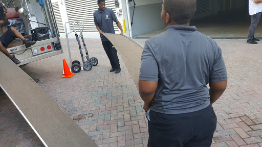 Moving and Storage Service «Two Men and a Truck», reviews and photos, 1521 NW 82nd Ave, Doral, FL 33126, USA