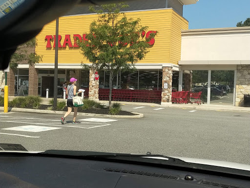 Shopping Mall «Gateway Shopping Center», reviews and photos, 221 E Swedesford Rd, Wayne, PA 19087, USA