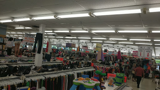 Thrift Store «Village Discount Outlet», reviews and photos, 2930 State Rd, Cuyahoga Falls, OH 44223, USA