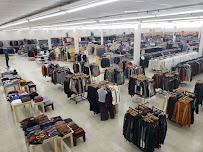 Lorenzo Menswear - Photo 3 - Car repair in Hazelwood, MO, St. Louis