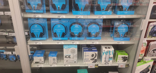 Office Supply Store «Staples», reviews and photos, 209-34 Northern Blvd, Bayside, NY 11361, USA