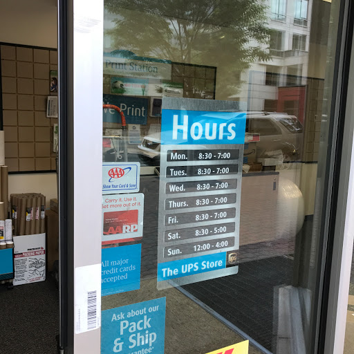 Shipping Service «The UPS Store Clarendon», reviews and photos, 3033 Wilson Blvd Ste E, Arlington, VA 22201, USA