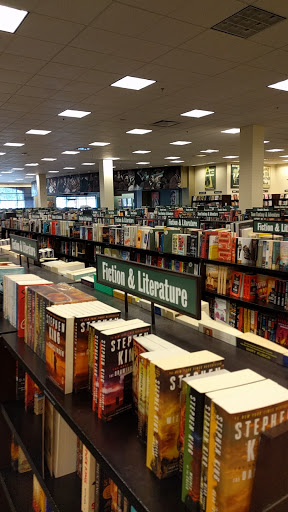 Barnes & Noble image
