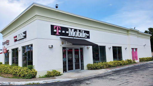 Cell Phone Store «T-Mobile», reviews and photos, 12603 Biscayne Blvd, North Miami, FL 33181, USA