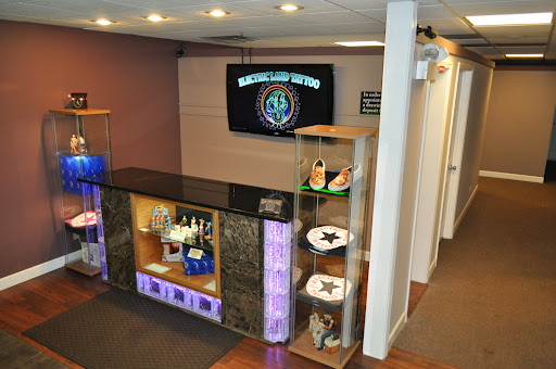 Tattoo Shop «Electric Land Tattoo Studio», reviews and photos, 7310 Harlem Ave, Bridgeview, IL 60455, USA