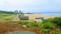 Fotografie cu Old chemmalai beach amplasat într-o zonă naturală