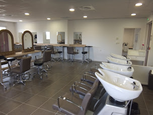 Photo n°11 de Ecole des Métiers de la Coiffure EMC JACOU à Jacou ()