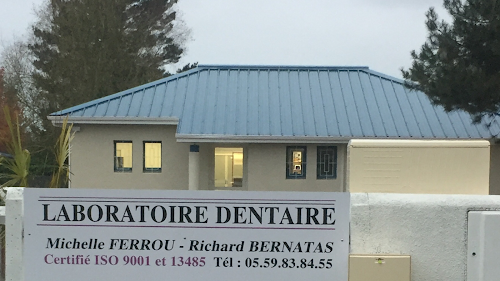Centre de prothèses dentaires Laboratoire dentaire FERROU BERNATAS Artix