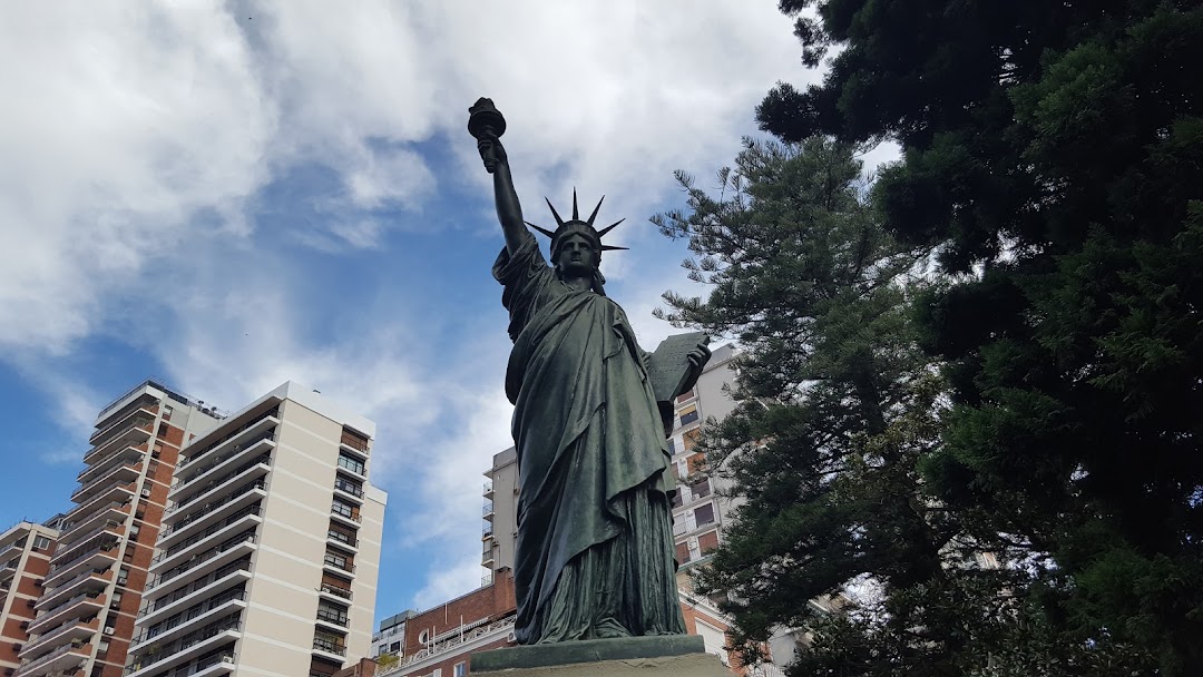 Estatua De La Libertad en la ciudad Barrancas