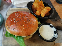 Hamburger du Restaurant de grillades Léonie - Bistro & Grillades à L'Hospitalet-du-Larzac - n°5