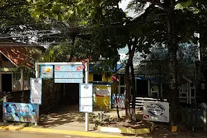 Reef Gliders Dive Center image