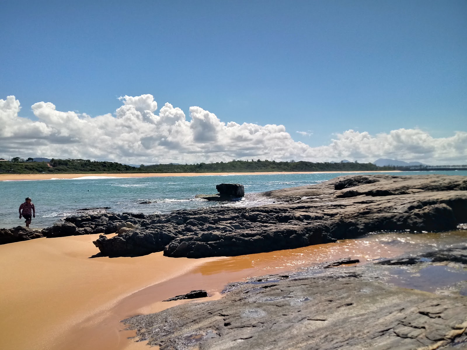 Photo of Beach of Alem with long straight shore