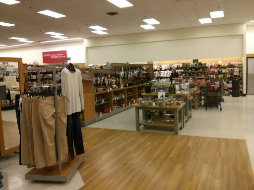 Department Store «T.J. Maxx», reviews and photos, 1334 Park St, Stoughton, MA 02072, USA