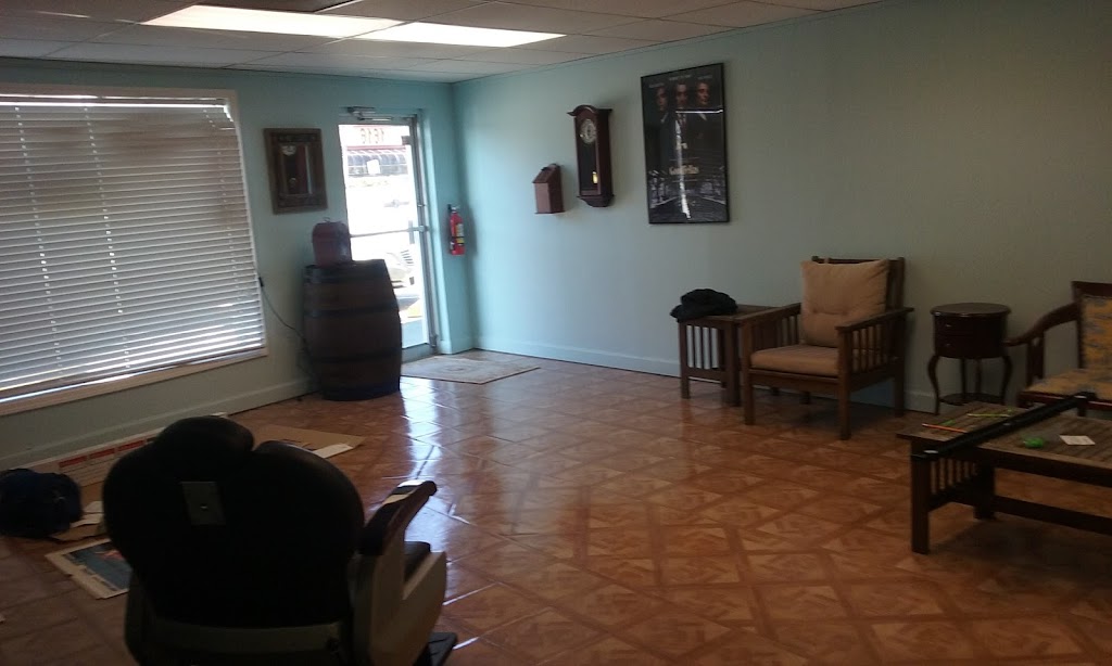 Sergio's Barber shop 32958