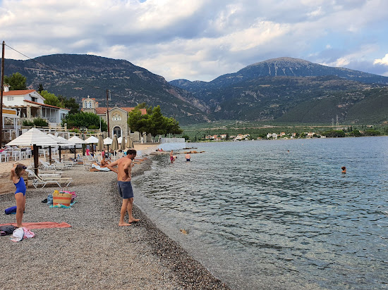 Trizonia Beach