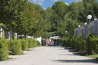 Extérieur du Restaurant Camping 4 étoiles Beauregard Jura - Sites & Paysages à Mesnois - n°16