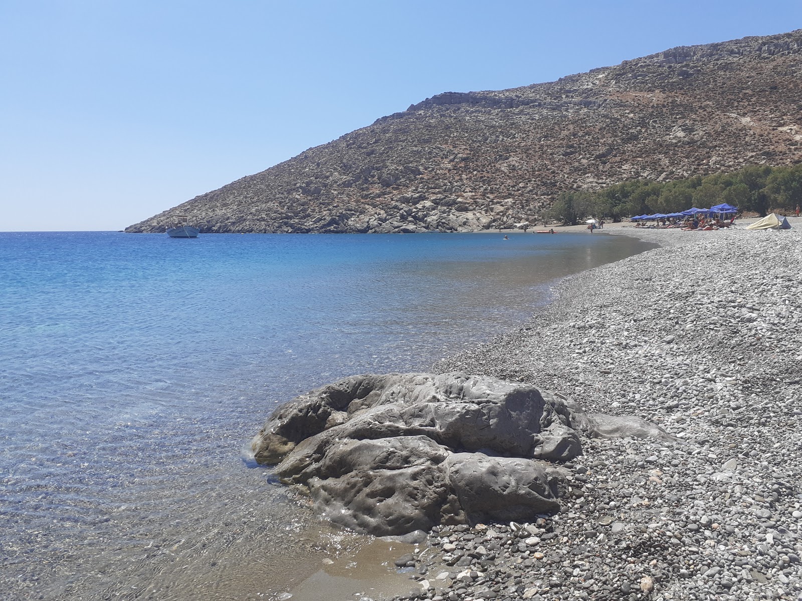 Foto von Kaminakia Strand annehmlichkeitenbereich