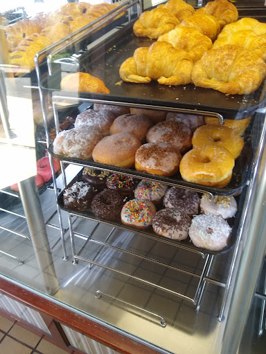Bagel Shop «Yum Yum Donuts», reviews and photos, 8704 Foothill Blvd, Sunland-Tujunga, CA 91040, USA