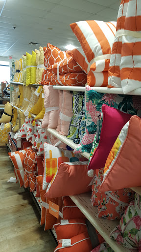 Department Store «Marshalls & HomeGoods», reviews and photos, 200 Petersville Rd, New Rochelle, NY 10801, USA