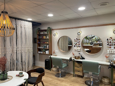 Salon de coiffure Pourquoi Ailleurs Bio & Naturel (L’Union) à L'Union